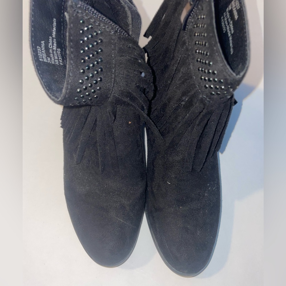 BOOTS - Picture 2 of 4